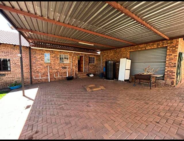 3 BEDROOM HOUSE FOR SALE IN HIGHVELD